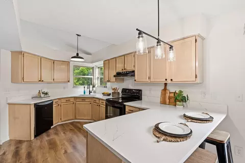 Kitchen - 7632 Plainfield Dr, Pickerington, OH 43147 photo 2 of 4