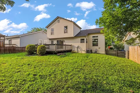 Exterior - 7632 Plainfield Dr, Pickerington, OH 43147 photo 6 of 9
