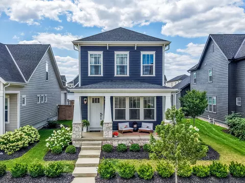 5076 Maple Dr, Lewis Center, OH 43035