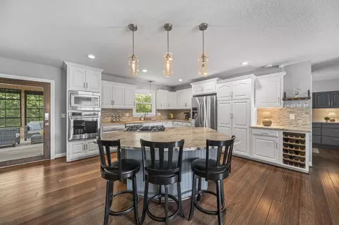Kitchen - 9670 Concord Rd, Dublin, OH 43017 photo 6 of 7