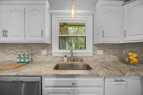 Kitchen - 9670 Concord Rd, Dublin, OH 43017 photo 3 of 7