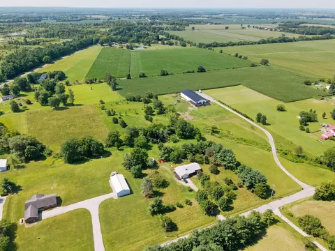7827 Duvall Rd, Ashville, OH 43103