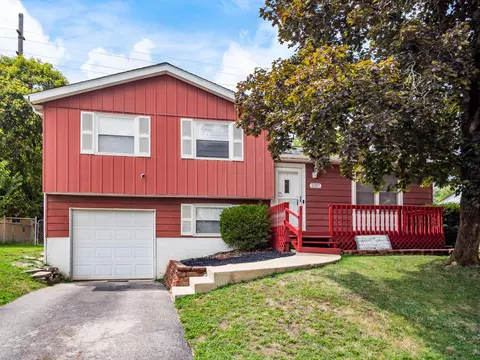 2307 Topaz Dr, Grove City, OH 43123