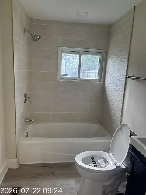 Bath - 3234 E Ave, Columbus, OH 43207 photo 2 of 2