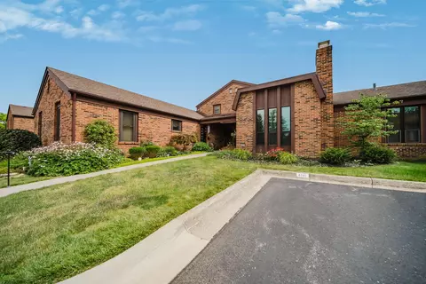 4231 Chaucer Ln, Columbus, OH 43220