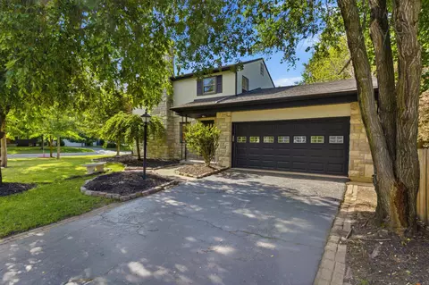 2569 Chester Rd, Upper Arlington, OH 43221