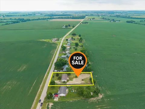 7725 White Oak Rd NE, Bloomingburg, OH 43106