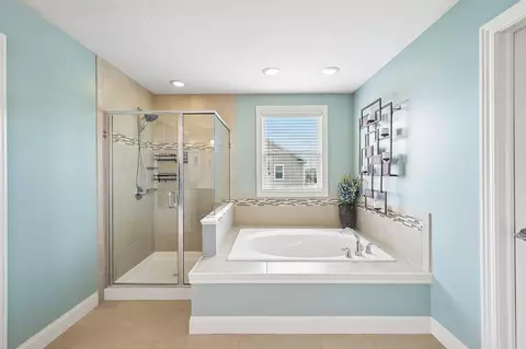 Bath - 727 Regency Bnd, Delaware, OH 43015 photo 4 of 10