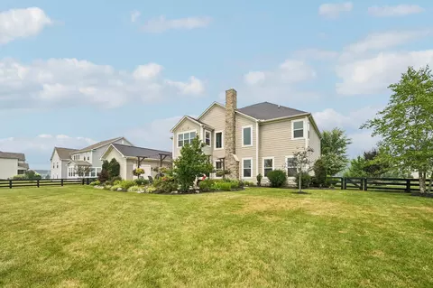 Exterior - 727 Regency Bnd, Delaware, OH 43015 photo 17 of 22