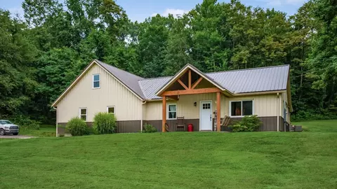 1835 Lutz Ln, Zanesville, OH 43701