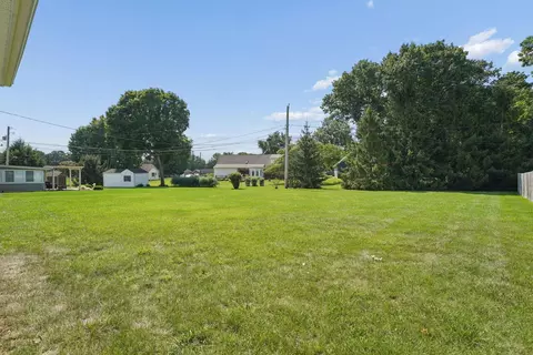 Exterior - 993 Lynwood Ave, Circleville, OH 43113 photo 7 of 7