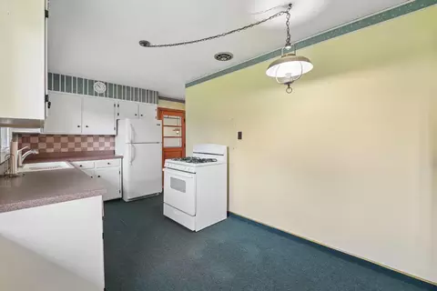 Kitchen - 993 Lynwood Ave, Circleville, OH 43113 photo 2 of 3
