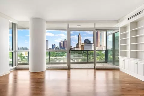 1 Miranova Pl #925, Columbus, OH 43215
