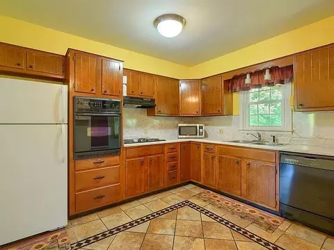 Kitchen - 163 Burlington Rd, Jackson, OH 45640 photo 2 of 3