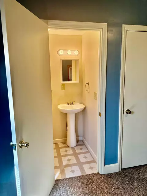 Bath - 414 E Mound St, Circleville, OH 43113 photo 1 of 3