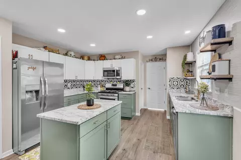 Kitchen - 231 Stonemast Loop, Pataskala, OH 43062 photo 1 of 3