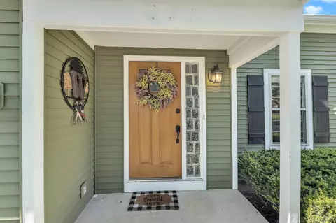 Exterior - 231 Stonemast Loop, Pataskala, OH 43062 photo 2 of 6