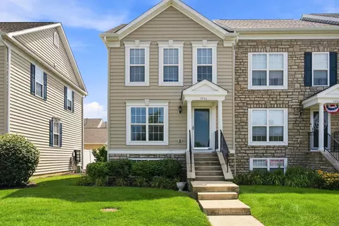 5936 Bridgehampton Dr #64, New Albany, OH 43054