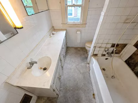Bath - 831 E Cecil St, Springfield, OH 45503 photo 1 of 1