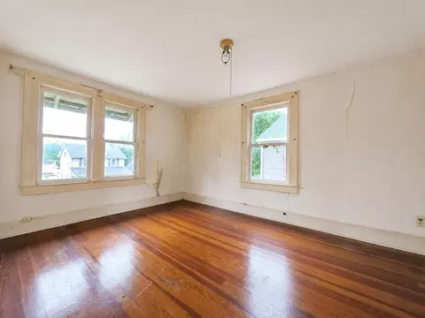 Bedroom - 831 E Cecil St, Springfield, OH 45503 photo 4 of 6