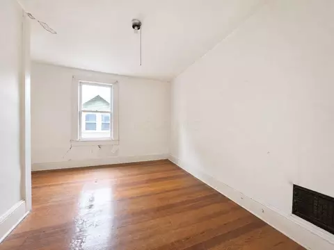 Bedroom - 831 E Cecil St, Springfield, OH 45503 photo 1 of 6