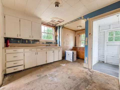 Kitchen - 831 E Cecil St, Springfield, OH 45503 photo 1 of 1