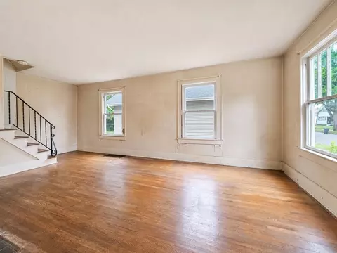 Living - 831 E Cecil St, Springfield, OH 45503 photo 2 of 3