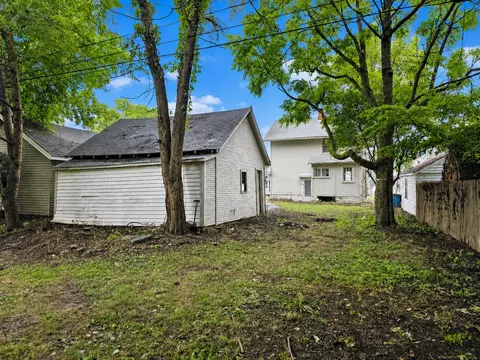 Exterior - 831 E Cecil St, Springfield, OH 45503 photo 5 of 6