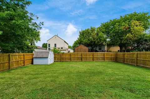 Exterior - 3188 Eppleworth Dr, Dublin, OH 43017 photo 6 of 8