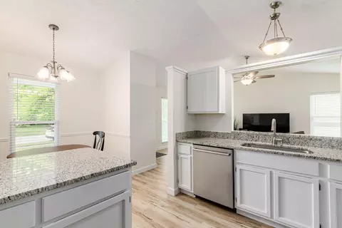 Kitchen - 3188 Eppleworth Dr, Dublin, OH 43017 photo 3 of 3