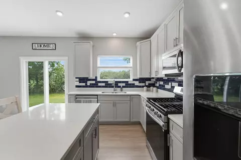 Kitchen - 1165 Cunningham Ave, Pataskala, OH 43062 photo 4 of 4