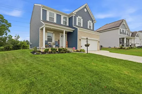 Exterior - 1165 Cunningham Ave, Pataskala, OH 43062 photo 2 of 9