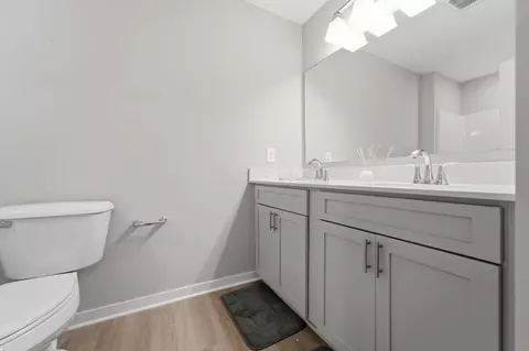Bath - 1165 Cunningham Ave, Pataskala, OH 43062 photo 6 of 9