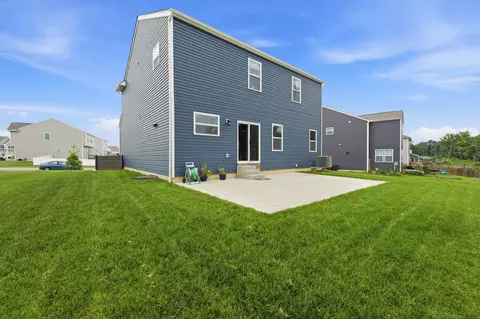 Exterior - 1165 Cunningham Ave, Pataskala, OH 43062 photo 5 of 9