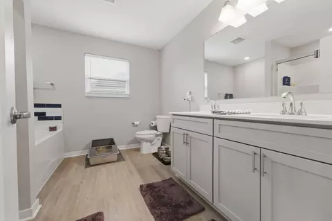Bath - 1165 Cunningham Ave, Pataskala, OH 43062 photo 2 of 9