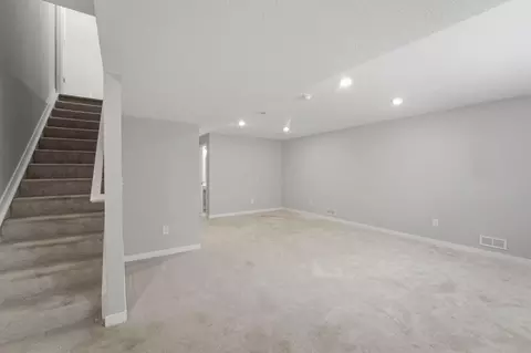 Living - 1165 Cunningham Ave, Pataskala, OH 43062 photo 2 of 2