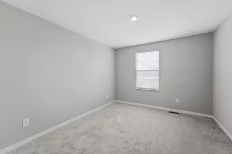 Bedroom - 1165 Cunningham Ave, Pataskala, OH 43062 photo 7 of 8