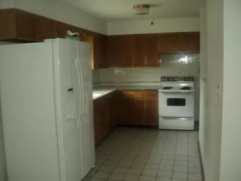 1005 Golfview Dr, Washington Court House, OH 43160