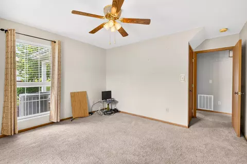 Bedroom - 1291 Stratford Ct, Circleville, OH 43113 photo 5 of 10