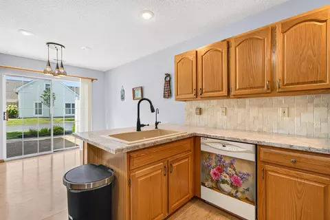 Kitchen - 1291 Stratford Ct, Circleville, OH 43113 photo 4 of 4