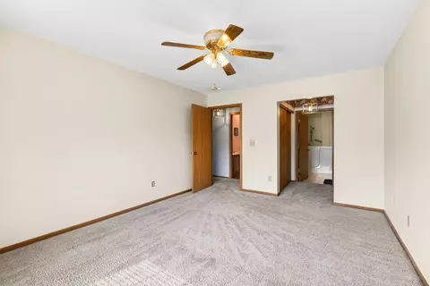 Bedroom - 1291 Stratford Ct, Circleville, OH 43113 photo 6 of 10