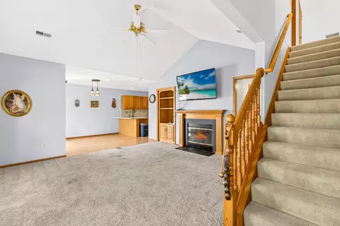 Living - 1291 Stratford Ct, Circleville, OH 43113 photo 1 of 8