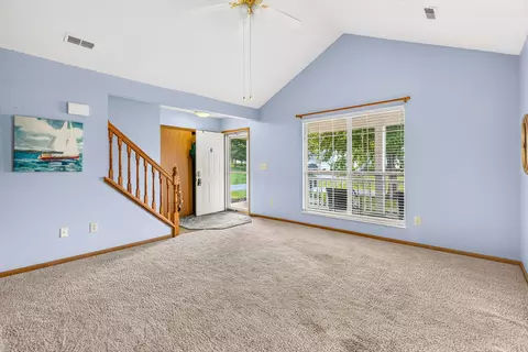 Living - 1291 Stratford Ct, Circleville, OH 43113 photo 6 of 8