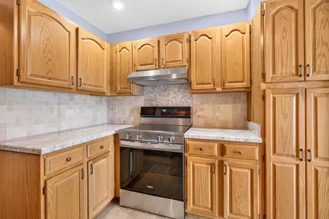 Kitchen - 1291 Stratford Ct, Circleville, OH 43113 photo 3 of 4