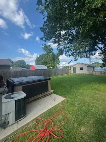 Exterior - 136 Fairview Blvd, Circleville, OH 43113 photo 3 of 3