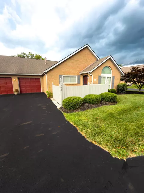5365 Pond View Dr, Westerville, OH 43081