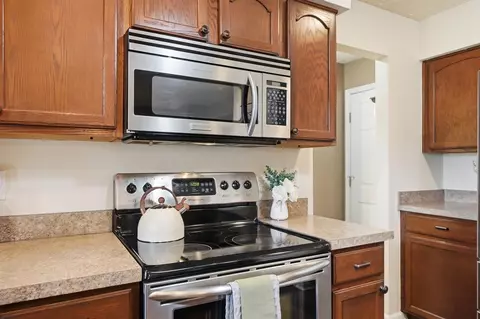 Kitchen - 1440 Shagbark St, Circleville, OH 43113 photo 2 of 2