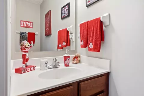Bath - 1440 Shagbark St, Circleville, OH 43113 photo 1 of 4