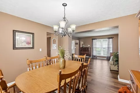 Dining - 1440 Shagbark St, Circleville, OH 43113 photo 3 of 3