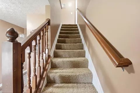 Entry Way - 1440 Shagbark St, Circleville, OH 43113 photo 2 of 2